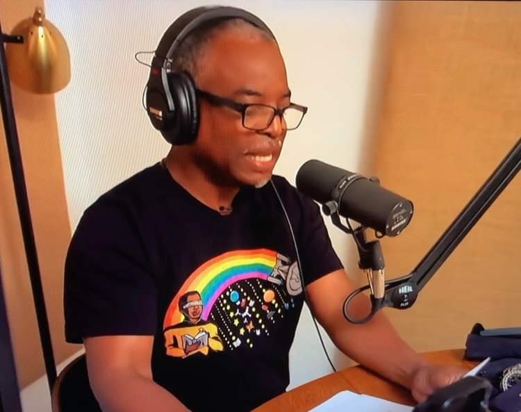 chetjordan2002's tweet photo. Hey @levarburton where can I buy this shirt? https://t.co/MNEmoAnFki