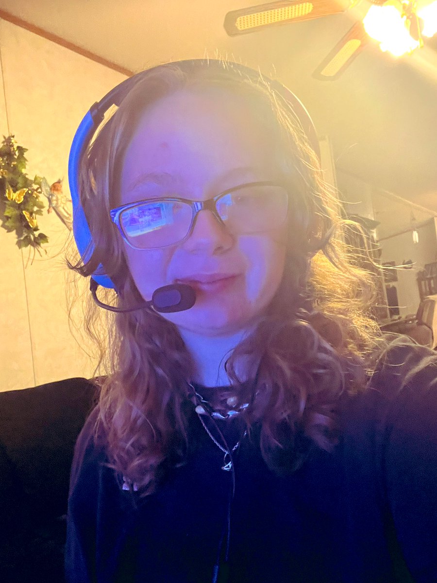 YungScuffed's tweet photo. Happy #Hellietuesday love you Hellie!! ๐ค@HellieHorror https://t.co/nwUuF5drvy