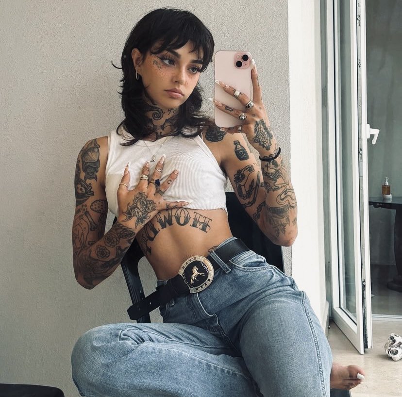 「𝙶𝚘𝚝 𝚝𝚑𝚎 𝚖𝚞𝚜𝚒𝚌 𝚒𝚗 𝚢𝚘𝚞, 𝚋𝚊𝚋𝚢
𝚃𝚎𝚕𝚕 𝚖𝚎 𝚠𝚑𝚢
𝚈𝚘𝚞'𝚟𝚎 𝚋𝚎𝚎𝚗 𝚕𝚘𝚌𝚔𝚎𝚍 𝚒𝚗 𝚑𝚎𝚛𝚎 𝚏𝚘𝚛𝚎𝚟𝚎𝚛
𝙰𝚗𝚍 𝚢𝚘𝚞 𝚓𝚞𝚜𝚝 𝚌𝚊𝚗'𝚝 𝚜𝚊𝚢 𝚐𝚘𝚘𝚍𝚋𝚢𝚎』
⸻ ⸻ ⸻ ⸻ ⸻ ⸻

#Freerol #SexRol #nsfw_twt