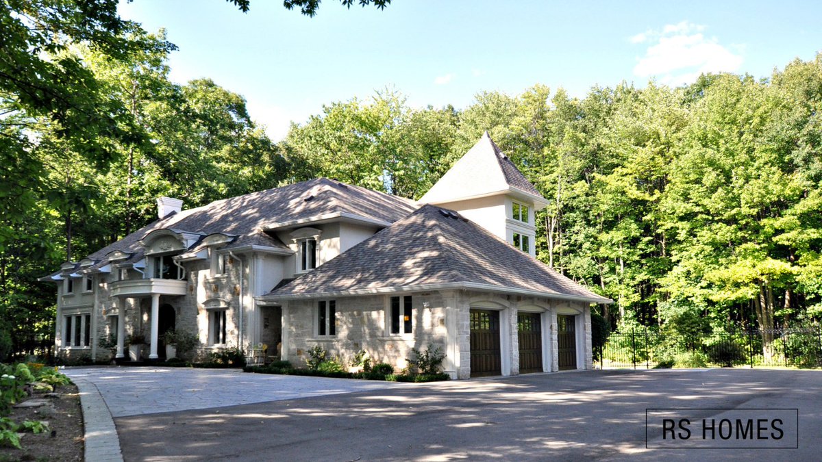 RS_Homes's tweet photo. Transform your garage into the ultimate space you've always dreamed of! From extra storage to a personalized workshop, customizing your garage offers endless benefits. Create a functional and organized haven tailored to your needs.  Looking to start? https://t.co/cy9WrOZ5jZ