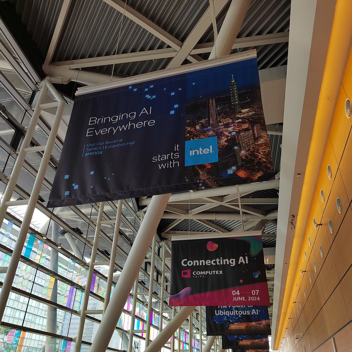 ArabOverclocker's tweet image. صباح الخير من Computex 

#COMPUTEX2024 #ConnectingAI #Computex #ArabOverclockers #تكنولوجيا #مستقبل_التقنية