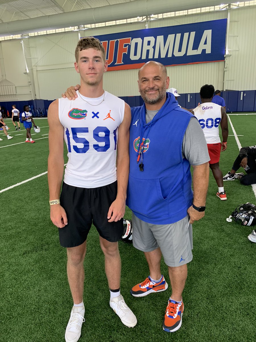 cameron_cobb3's tweet photo. Had a great camp today with @GatorsFB !! @CoachBillyG @coach_bnapier @CoachDeckUF @russcallaway @briazjawade @BlacksburgFB @BHSAth1etics @TheREALCoach_B @HighSchoolBlitz https://t.co/vLZUwo53k5