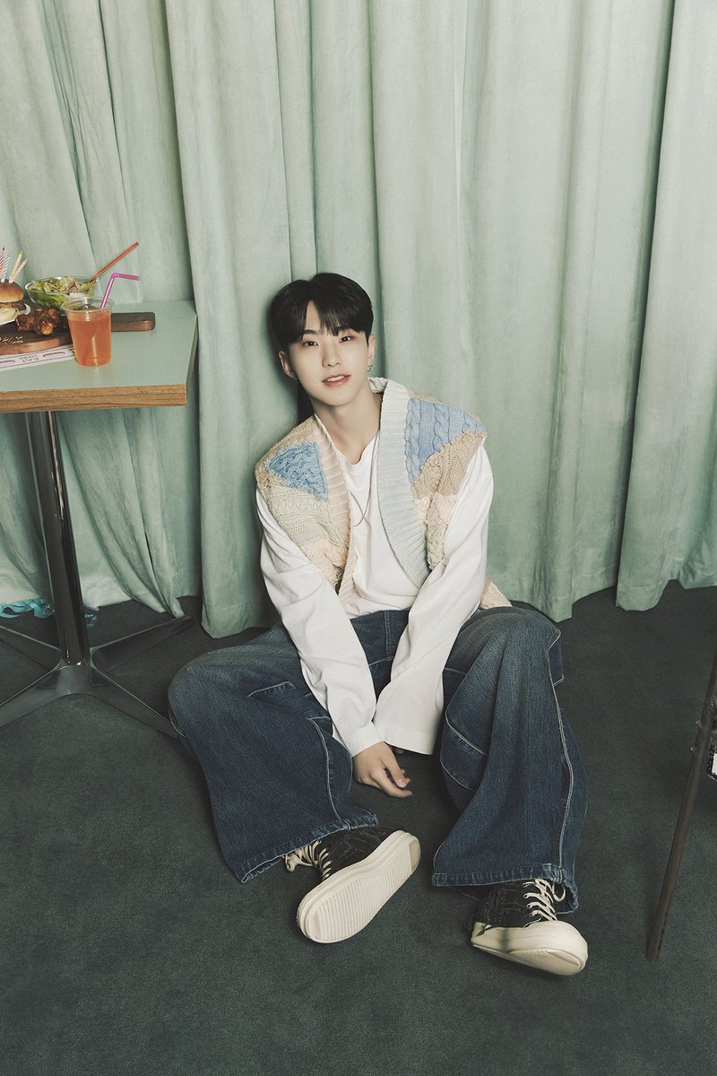 puputwarehouse's tweet photo. [PO] HAPPY HOSHI DAY BIRTHDAY BOX VER. 3

💰 645k dp 500k
📦 Est 550gr

✅ Inc ems tax
✅ GO Line
❌ Exc adm + packing
📍 Jateng

‼️ dm for order ‼️ https://t.co/TragKh3Uab