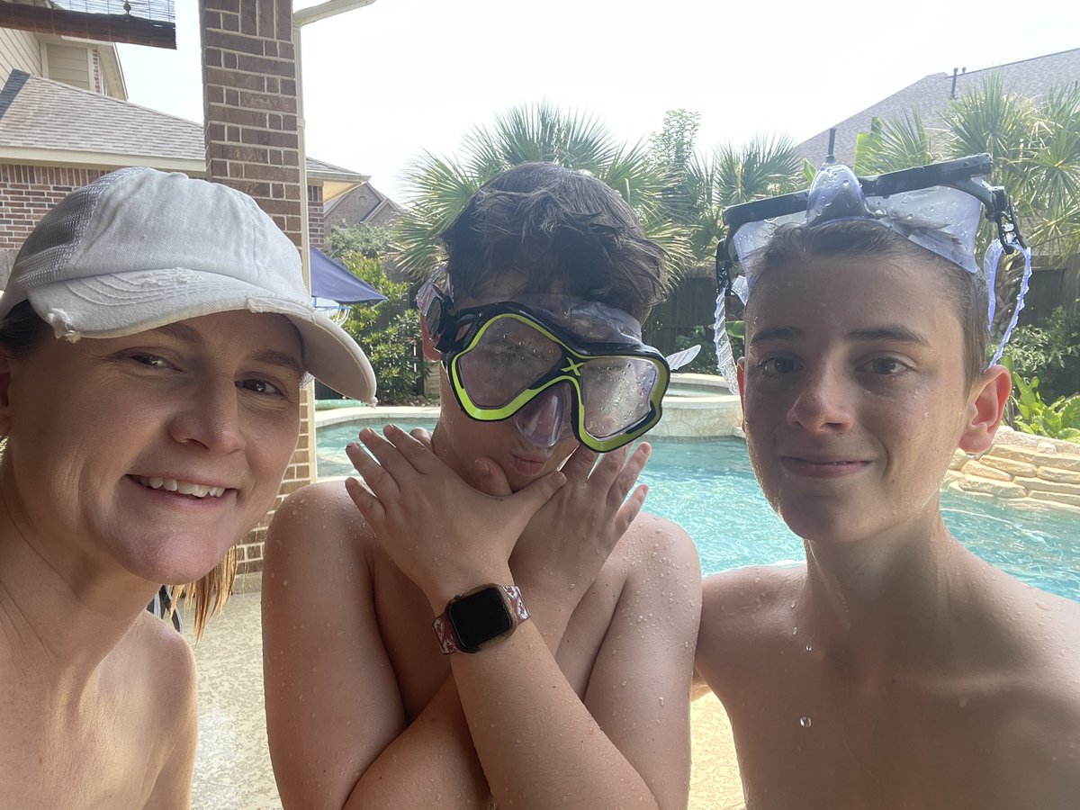 brandyb422's tweet photo. First Day of summer selfie!
#ACESummer24 https://t.co/LWvkhhMLmW