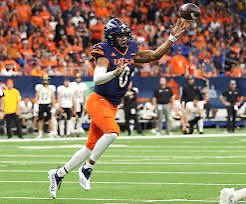 #AGTG Blessed to receive an offer from @UTSAFTBL ! #BirdsUp @THillMuskogeeFB @CoachTraylor @Coach_DrP @CoachBurkeJ