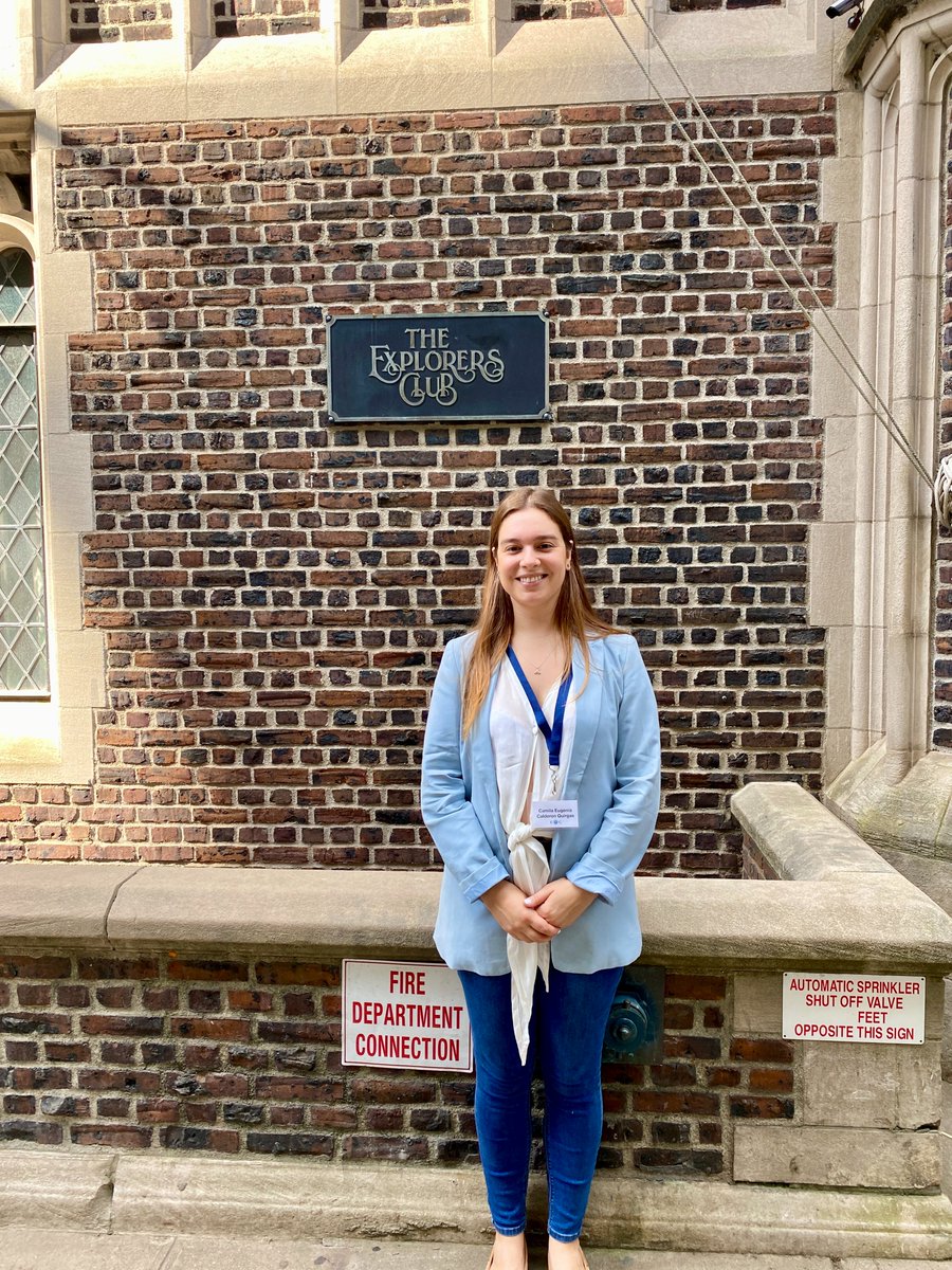 cmicalderonq's tweet photo. Soy parte de la Blue Generation 2024 de nada más ni nada menos que el gran @ExplorersClub  en Nueva York, estoy muy muy muy feliz y agradecida de @SOAlliance  y Daniel Cáceres :). Hoy tuvimos el honor de estar con la Dra. @SylviaEarle  de @MissionBlue  
:) https://t.co/S4JINPs2hL