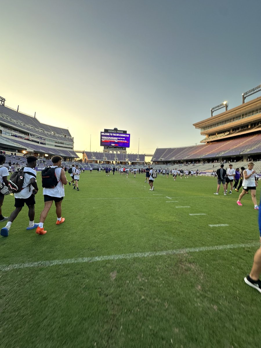 Dominique Mounivong tweet media