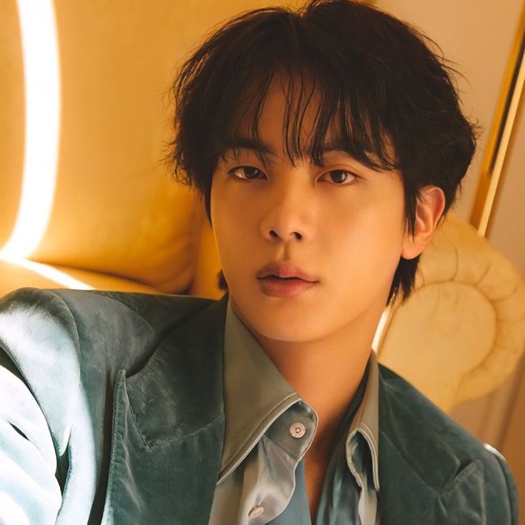 jnfication's tweet photo. — Según K-Media, la segunda sesión del evento Jin's Greetings tratará sobre las actualizaciones posteriores de la baja del ejercito de #JIN, la historia del servicio militar y el video del 11º aniversario filmado de vez en cuando por otros miembros además de Jin. https://t.co/d7GSVJS2UZ