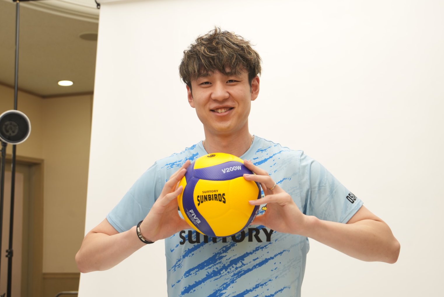 サントリーサンバーズ 小野寺選手 アライン選手 男子バレー 写真