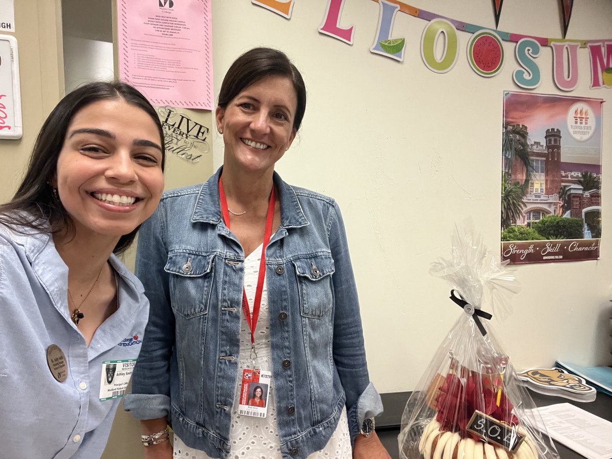 MDC_DeanSOE's tweet photo. Celebrating the #TeachingAcademy @westlandhialeah for their unwavering commitment to education! Your dedication is shaping the educators of tomorrow and making a lasting impact. #FutureEducators https://t.co/E5XC13qour