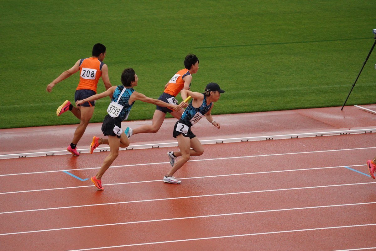 ygu_ac's tweet photo. 〇第７８回山梨県陸上競技選手権大会
＊2日目＊
2日目は、5000mに2名、4×400mRに1チームが出場しました！4×400mRには、宮川くん(3年)、平野くん(2年)、原田くん(3年)、中込くん(3年)が出場し、8位に入賞しました！！🎖
今回はリレー種目にも挑戦し、好記録を目指し頑張った2日間だったと思います！ https://t.co/G8zCp5hqbW