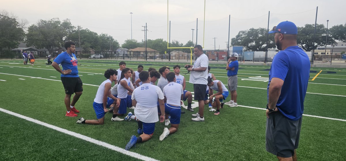 Summer workouts & the new 7on7 league at SAISD started today. We came away with 3 victories vs Jefferson, Lanier B, & Brackenridge. All it takes is Commitment, Confidence, & Consistency. Not a bad start at all. It was a good day @EISDMemorialHS @EISDofSA #PlayToWIN #RememberThe55