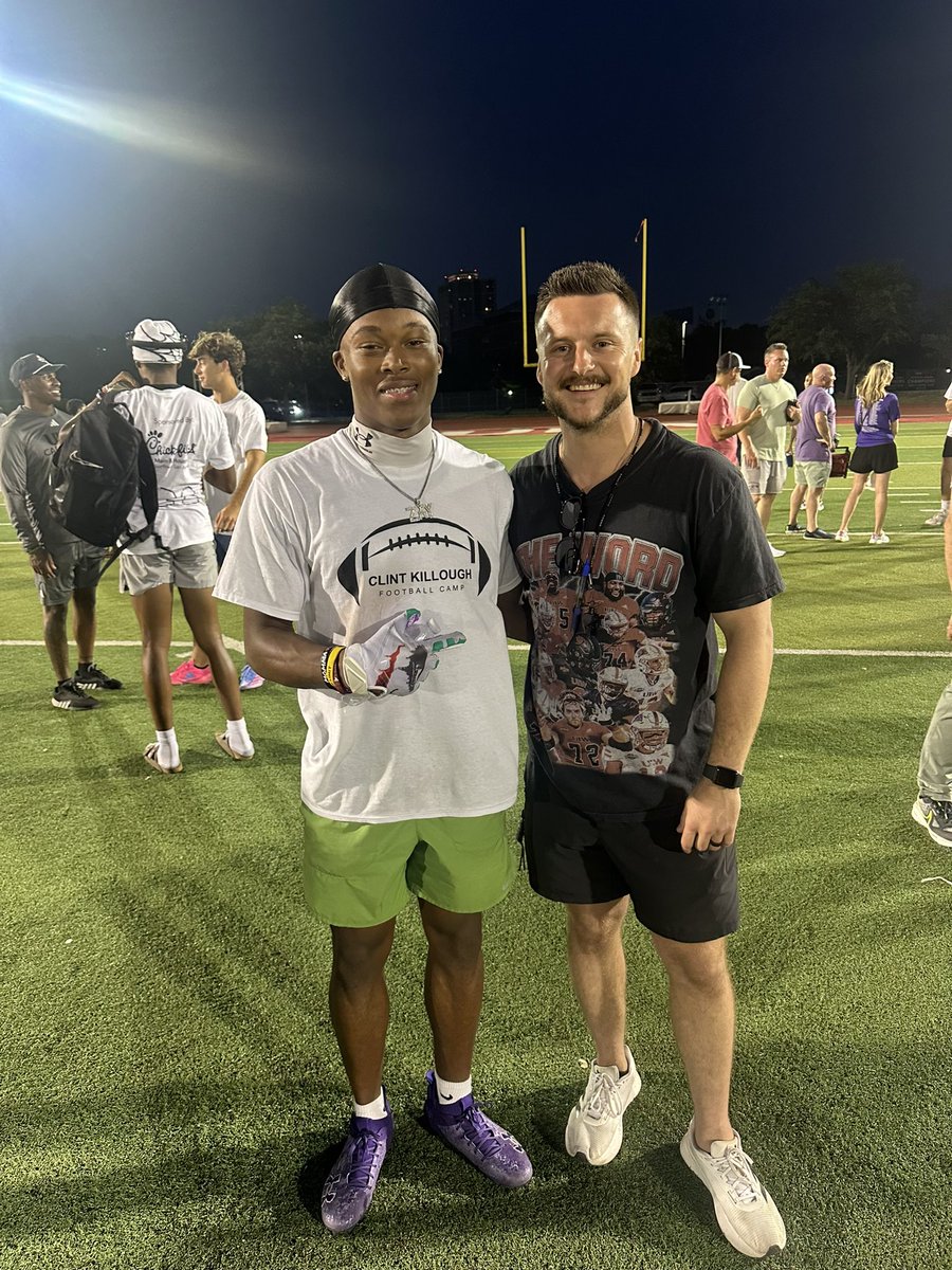 #AGTG excited to say I’ve received my first D1 offer from <a href="/UIWFootball/">UIW Football</a> 🔴⚫️Thanks <a href="/Conner_McQueen/">Conner McQueen</a> <a href="/coachwhiteDP/">DontPanic™♚</a> <a href="/Coach_Killough/">Clint Killough</a> 
<a href="/FootballPieper/">Pieper Football</a> @Stbake17 <a href="/satxhsfb/">SATXHSFB</a> <a href="/OlBallCoach9/">Coach Arnold</a>