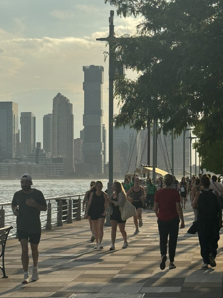 brookeleblanc's tweet photo. Drop in the comments what run club you’re going to during New York tech week? :) https://t.co/3DdVfDOfqa