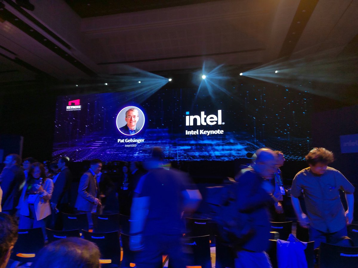 ArabOverclocker's tweet image. بعد قليل يبدأ مؤتمر إنتل مع كلمة الرئيس التنفيذي للشركة  بات جيلسنجر

#INTEL #COMPUTEX2024 #ConnectingAI #Computex #ArabOverclockers #تكنولوجيا #مستقبل_التقنية