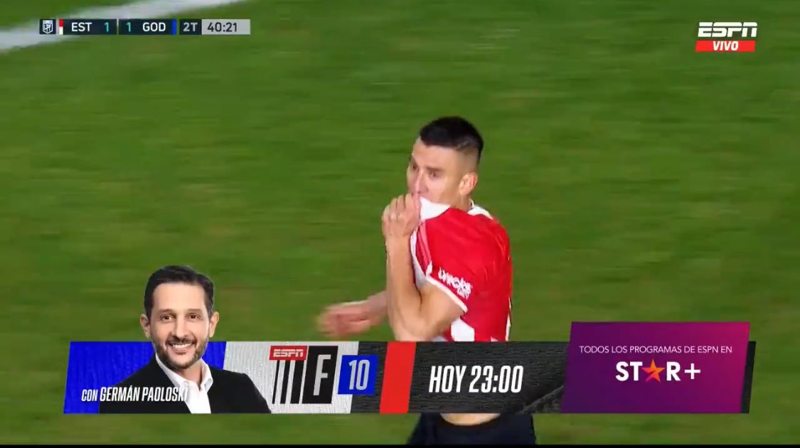 EliseoCastriIIo's tweet image. Zaid besándose el escudo. 
La imagen que todo hincha de Estudiantes quería ver.