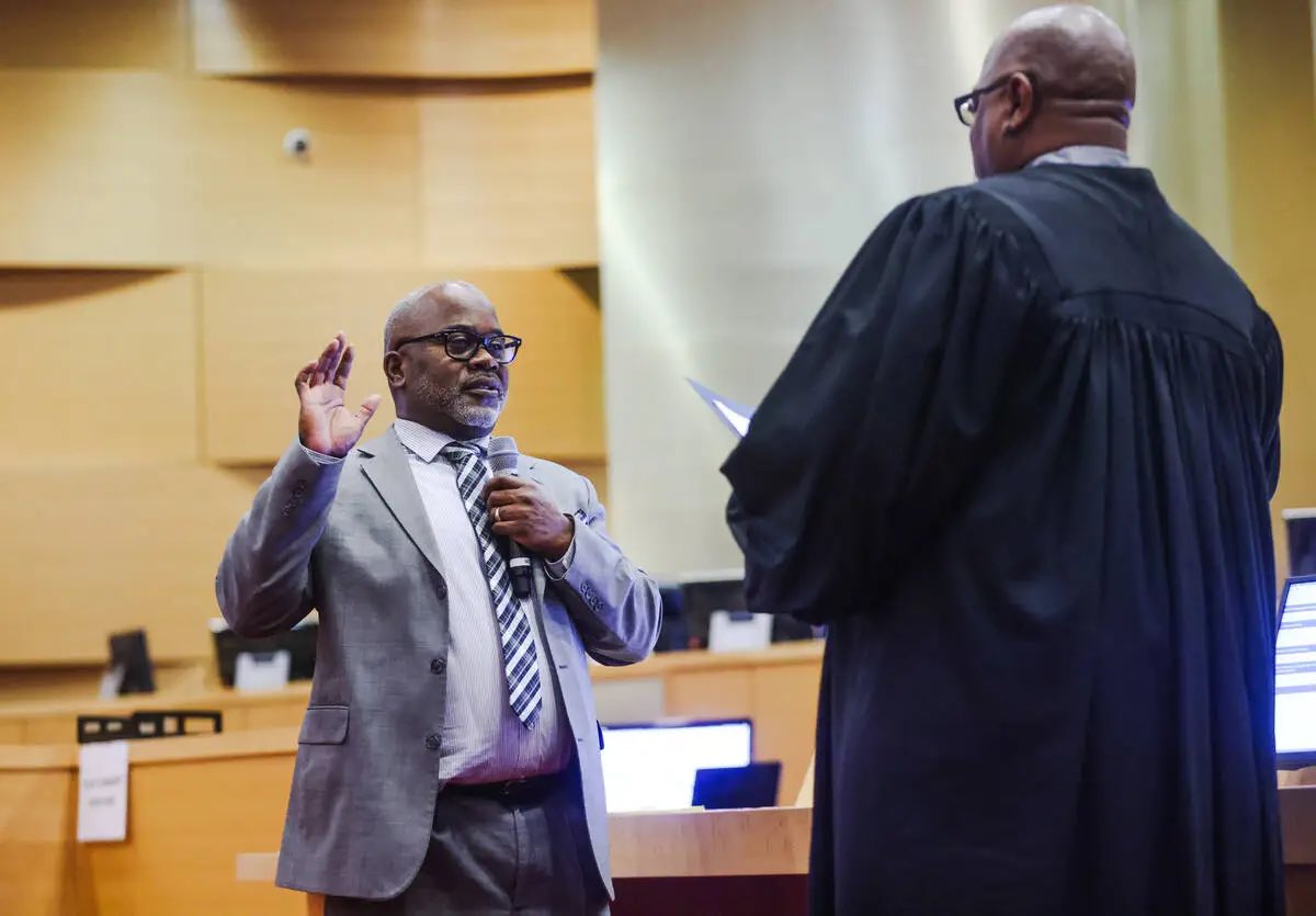 LauraKMM's tweet photo. Now he wants to be a #CCSD trustee, and will remove Dane Watson and he’s barely served on school year #AB175 https://t.co/ySxlGyv9RZ