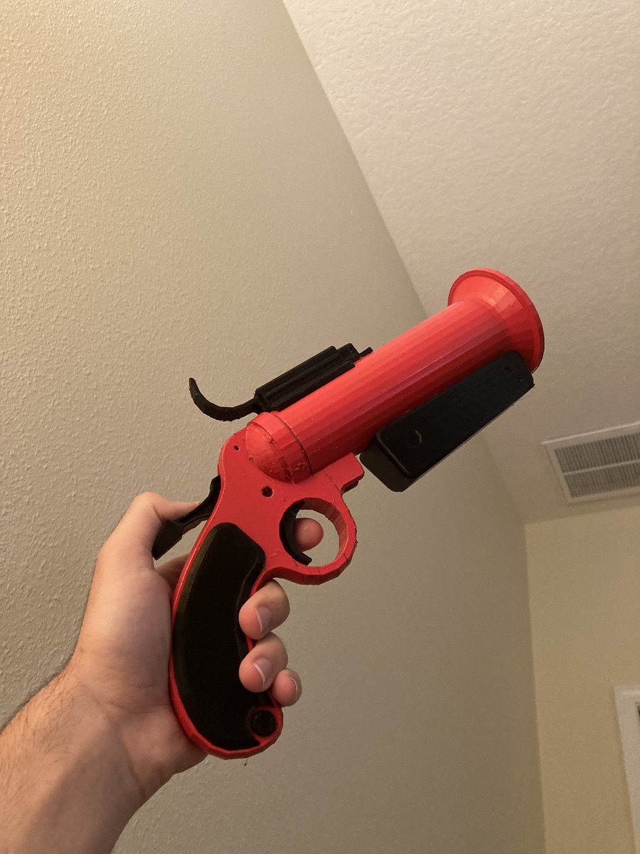 SparkProps's tweet photo. #savetf #FixTf2 Cmon valve, I know you make bank of steam fix your damn game we love https://t.co/aNyAYY04pp