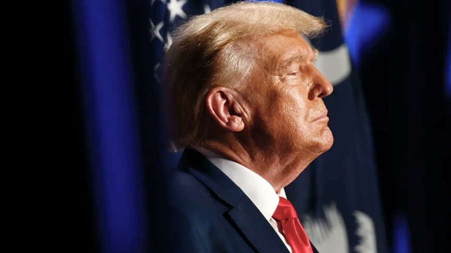 ThePen20's tweet photo. Donald Trump represents the elite and not the people - The Pen (https://t.co/3xYpqw2w6X) https://t.co/fEZ5NtMIaM