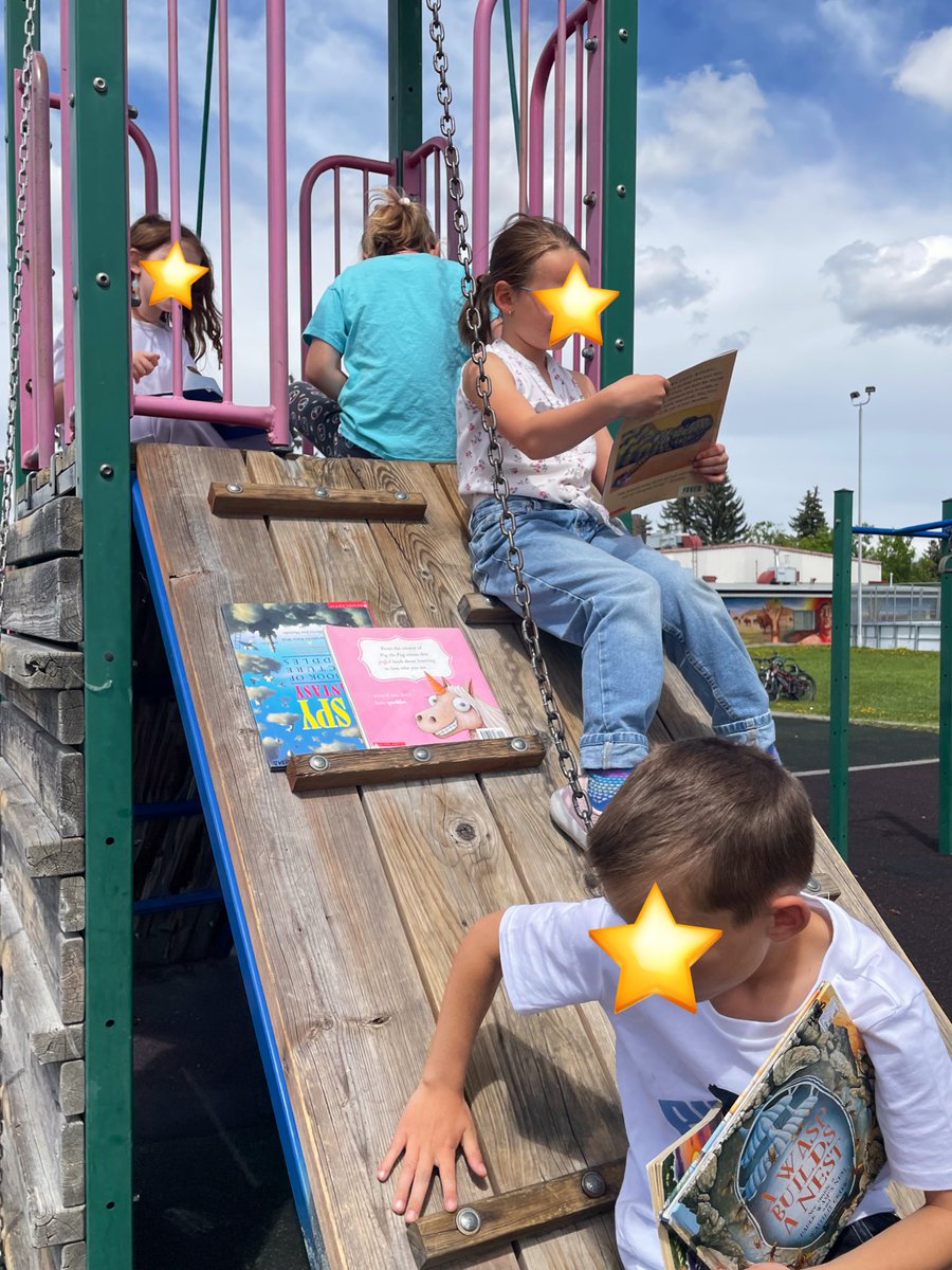 There’s nothing like a little change of scenery to add a little spice to the day! I never would’ve thought of using our playground like this — we could’ve read outside for hours 📚