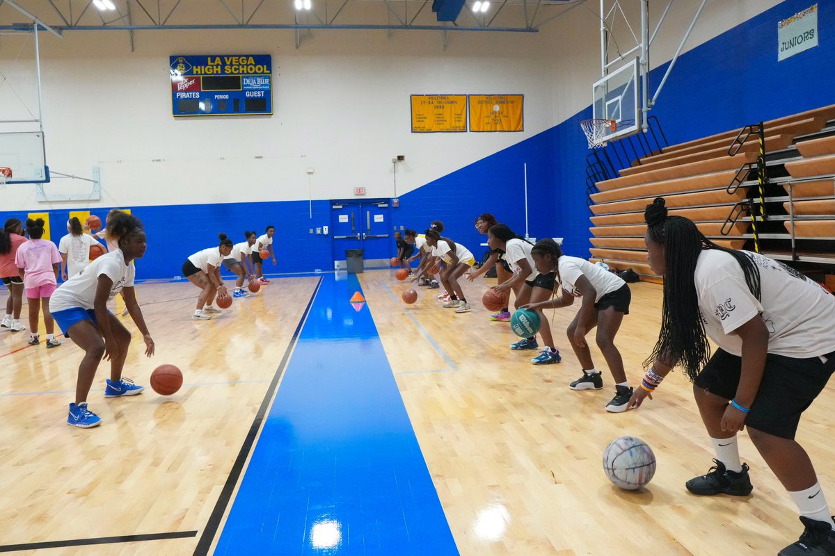 Day 1 Was Super Lit 🔥🔥🔥
Day 2 is about to be even better… More in store for our wonderful campers on the final day of our “Train Like A Champ” Camp‼️

#WeGotSomeHoopersInWaco
#TrulyBlessed
#Favored
#TrainLikeAChamp