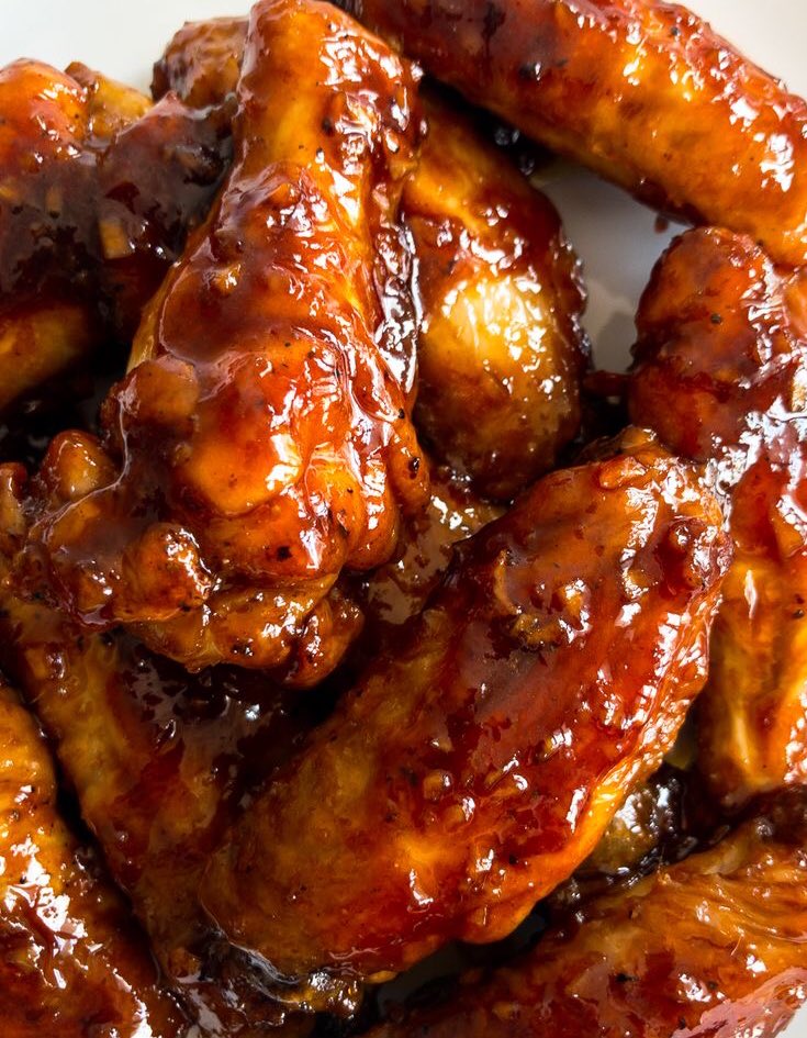 eatsimple_x's tweet photo. Resep Simple Honey Garlic Chicken Wings 🍯🧄🍗🥘

Bahan-Bahan:

- 1 kg sayap ayam
- 1 sdm minyak zaitun (untuk tumis)
-  Minyak sayur (untuk menggoreng)
- Garam dan merica secukupnya
- 100 Gram mentega 
- 4 siung bawang putih, cincang halus
- 4 sdm madu
- 2 sdm kecap asin
- 1 sdm saus tomat
- 1 sdt saus cabai (opsional)
- 1 sdt bubuk garlic 
- 1 sdm tepung maizena
- 1/4 sdt lada hitam bubuk
- Biji wijen 

Pict: Pinterest 
Video: platedbydee 
Thanks 𝕏 #eatsimple 

⬇️