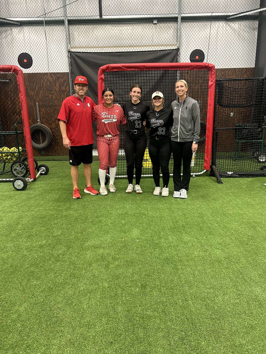Had a great time today <a href="/Gorilla_SFB/">Pitt State Softball 🥎</a> !! I enjoyed learning your hitting approach and new drills! Thank you @CoachFullerPitt and <a href="/CoachBradF/">Brad Fuller</a> for a fun camp! Go ’rillas!!❤️💛 <a href="/BuzzCentex/">Buzz Fastpitch</a>
