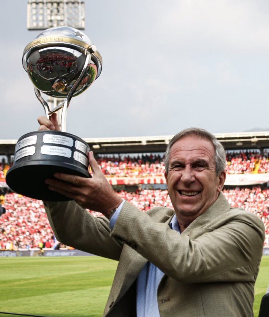 🎙️🦁“Sigo a Santa Fe en todos los partidos y sigo en contacto con Pablo Peirano, no tan constante porque es independiente y tiene mucho trabajo”

“Javier Carballo, preparador físico de <a href="/SantaFe/">Independiente Santa Fe</a> , es una de las claves. Es de lo mejor de Sudamérica y especialista en tener a punto a
