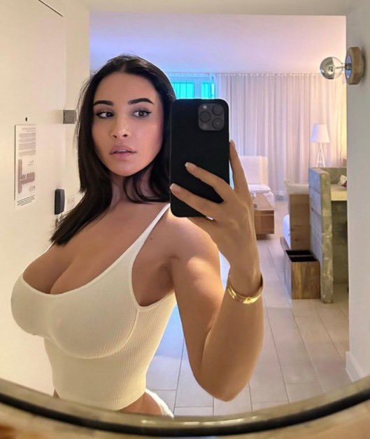 Daily Loud tweet media