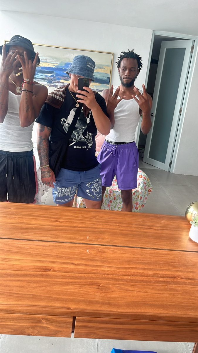 ammoEbk's tweet photo. Gang &amp; em ✔️ https://t.co/Kq1QXMLt5p