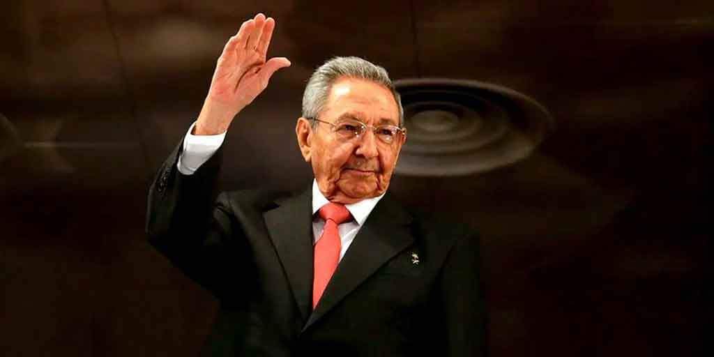 Felicidades General de Ejército Raúl Castro Ruz en su 93 cumpleaños. Las actuales y futuras generaciones seremos consecuentes con el ejemplo de firmeza, amor a la Patria y fe en la Victoria que nos brinda su histórico actuar. #RaulEsRaul <a href="/DiazCanelB/">Miguel Díaz-Canel Bermúdez</a> <a href="/DrRobertoMOjeda/">Dr. Roberto Morales Ojeda</a>