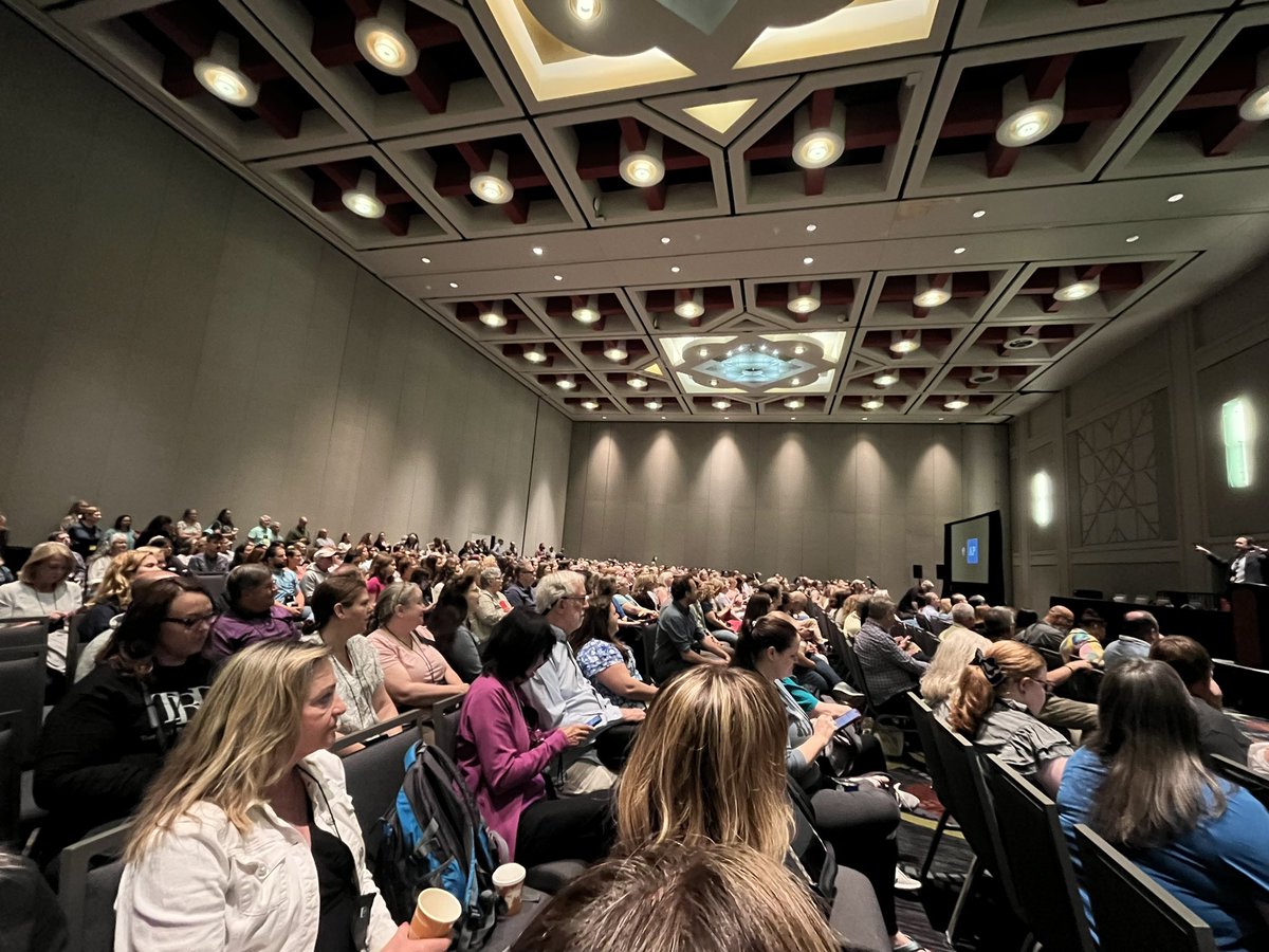 susangbarber's tweet image. Let the the #aplit reading begin! 

389,000 students took the exam 
1.1+ essays to score 
1800 readers (mix of onsite and at home) 
1900 people total with leadership 
@Steve_R_Price, chief reader, gave these numbers tody
We’re off to a great start here!