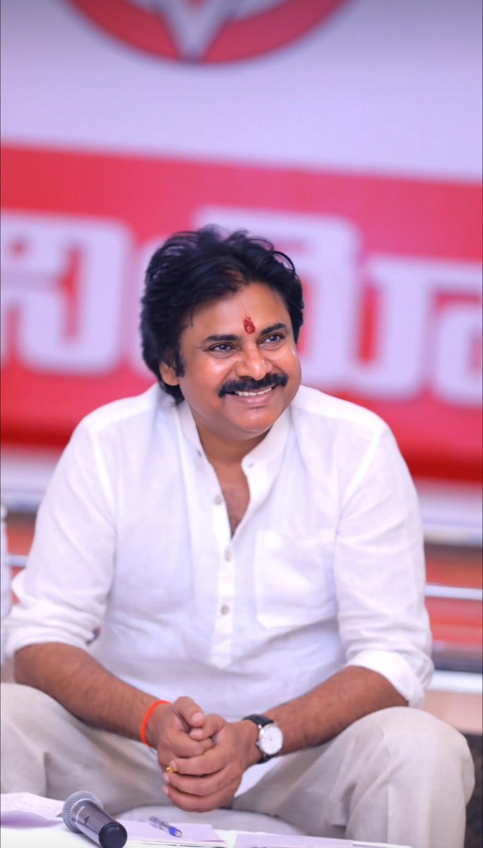 JSPVeeraMahila's tweet photo. నడిచే నాయకుడా
నడిపించే శ్రామికుడా

మా ఆశయాల సాధకుడా 
మా అందరి ఆత్మీయుడా 

ఆశతోటి కదులుతాము 
శ్వాసగానే సాగుతాము

గెలుపు బాట నడిచిన
నీతో బాసటగా నిలుస్తాం

విజయోస్తు
దిగ్విజయోస్తు జనసేనాని

జై జనసేన https://t.co/EJZqiAe8P3