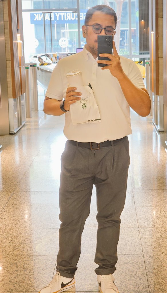 TitoUncleBear's tweet photo. Post a random mirror selfie.
*not following instructions edition* https://t.co/TF2uof7lHp
