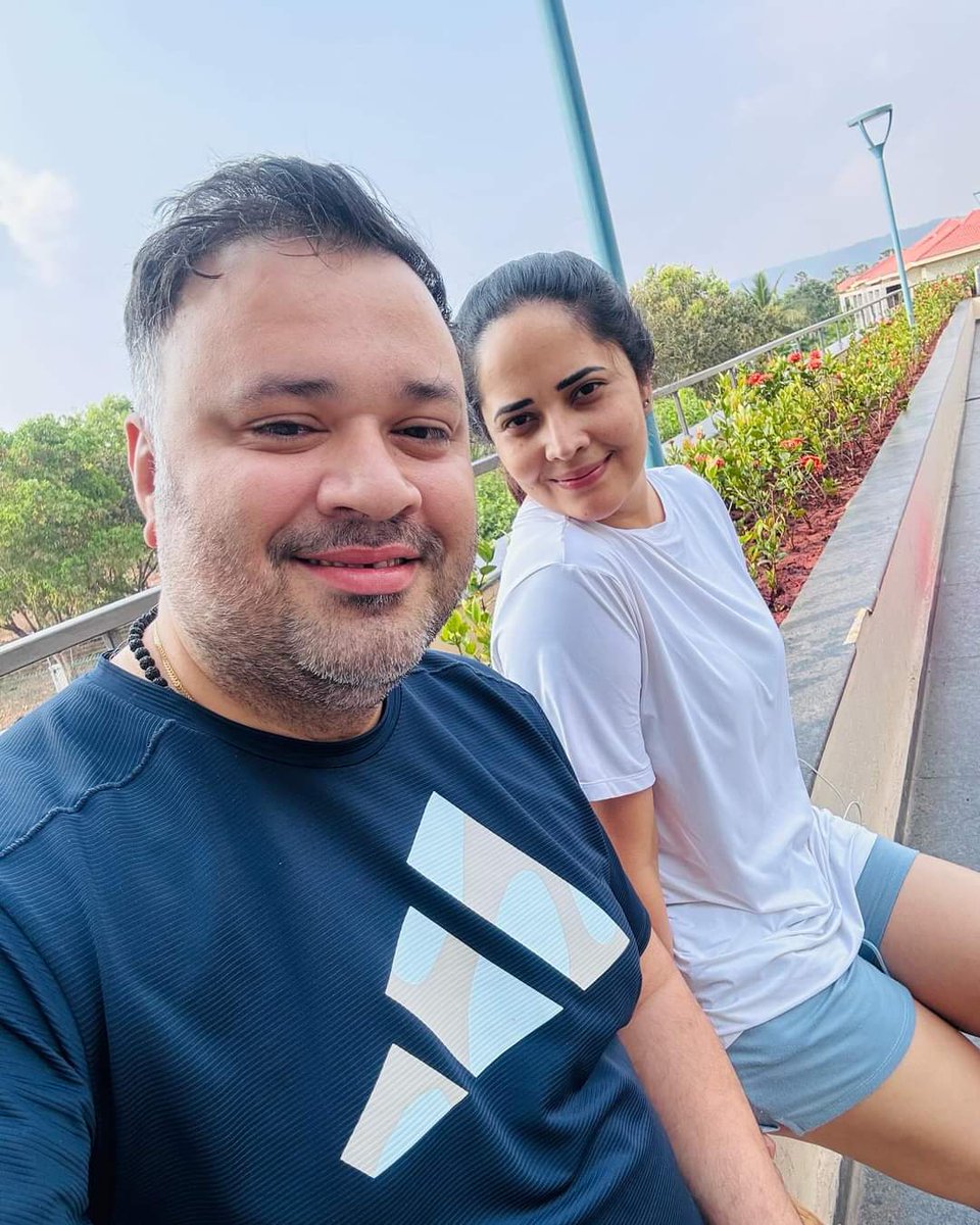 Anasuyateam's tweet photo. 23 Years Of Love ❤️ Happy 14th Wedding Anniversary @SusankSusank Garu @anusuyakhasba Garu ❤️🥰 Hope You Celebrate Many More Years ❤️🙏🧿

#AnasuyaSusank 👫 #14YearsOfLove #Anasuya #AnasuyaBharadwaj https://t.co/fUvVjVZdbY