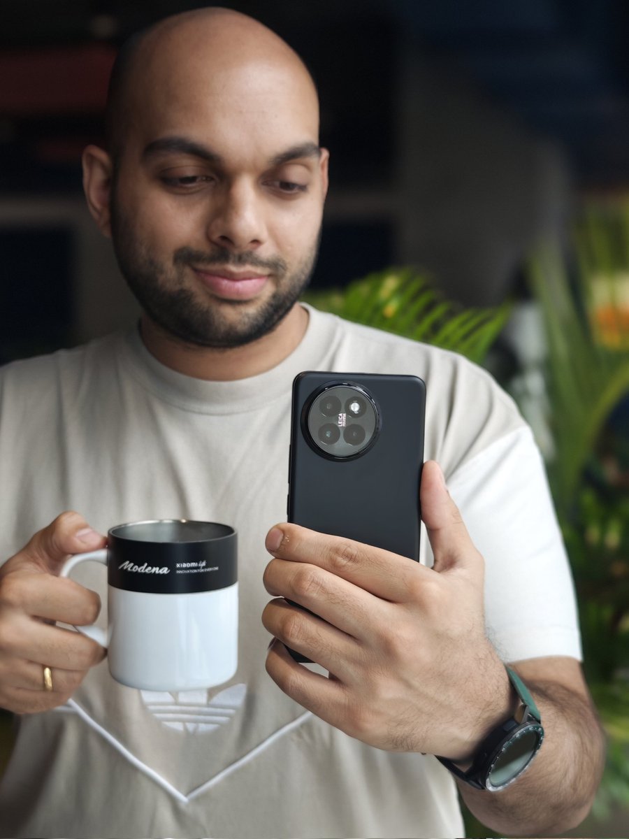 sandeep9sarma's tweet image. Here&apos;s the #Xiaomi14Civi in Shadow Black, my favourite.

Which is yours? Quote RT with your favourite color and #Xiaomi14Civi for a special prize.

#ShadowBlack #CruiseBlue #MatchaGreen