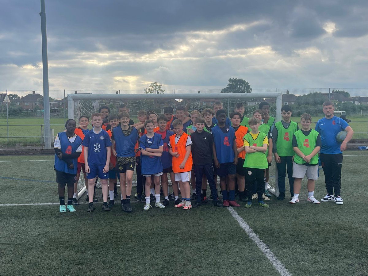 27 YP at Coldharbour last night

Local councillors told us the area is notorious for being hard to engage YP, and since then, the numbers have more than doubled

We provide a reliable, consistent service, which is what YP needs. That is how they buy into our services and return