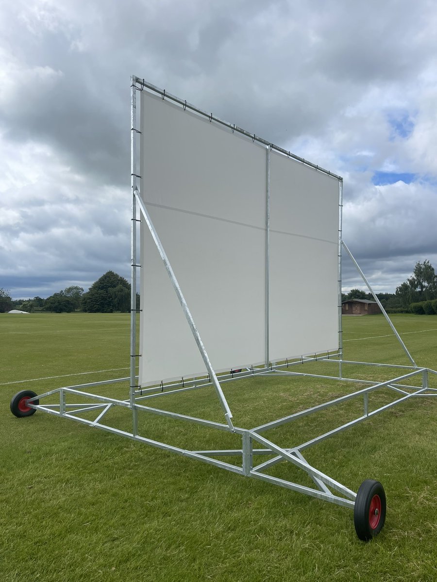 Here’s some of our products going out this week. Custom built site screens manufactured for our local Bedale Cricket Club 🏏🏏                                                      For any bespoke product enquiries please contact us on: ☎️01609 772103
📧sales@langtonsltd.co.uk