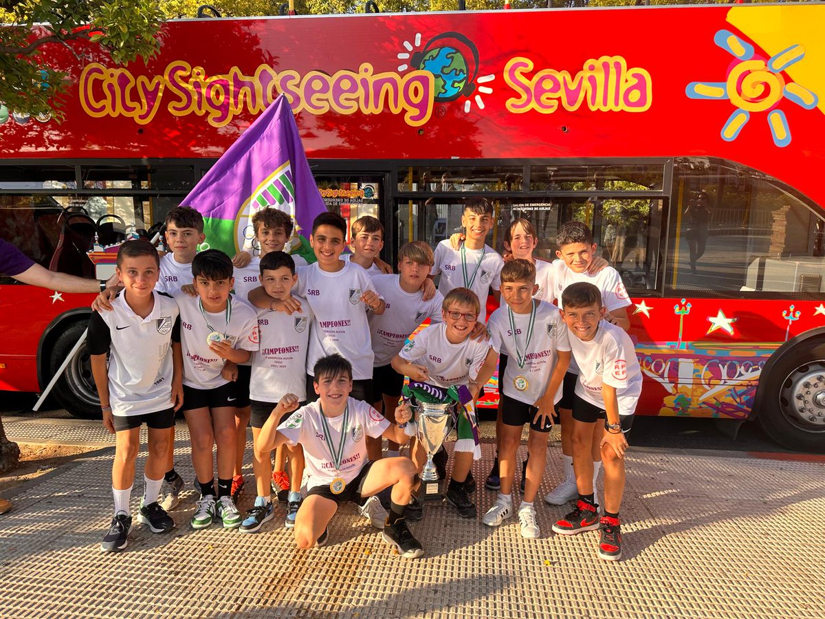 ¡Enhorabuena a los chicos del <a href="/CanteraSRB/">San Roque Balompié Cantera</a>! Campeones de liga 4 andaluza, categoría Alevin 2023/2024 ¡A disfrutar la victoria!👏🙌