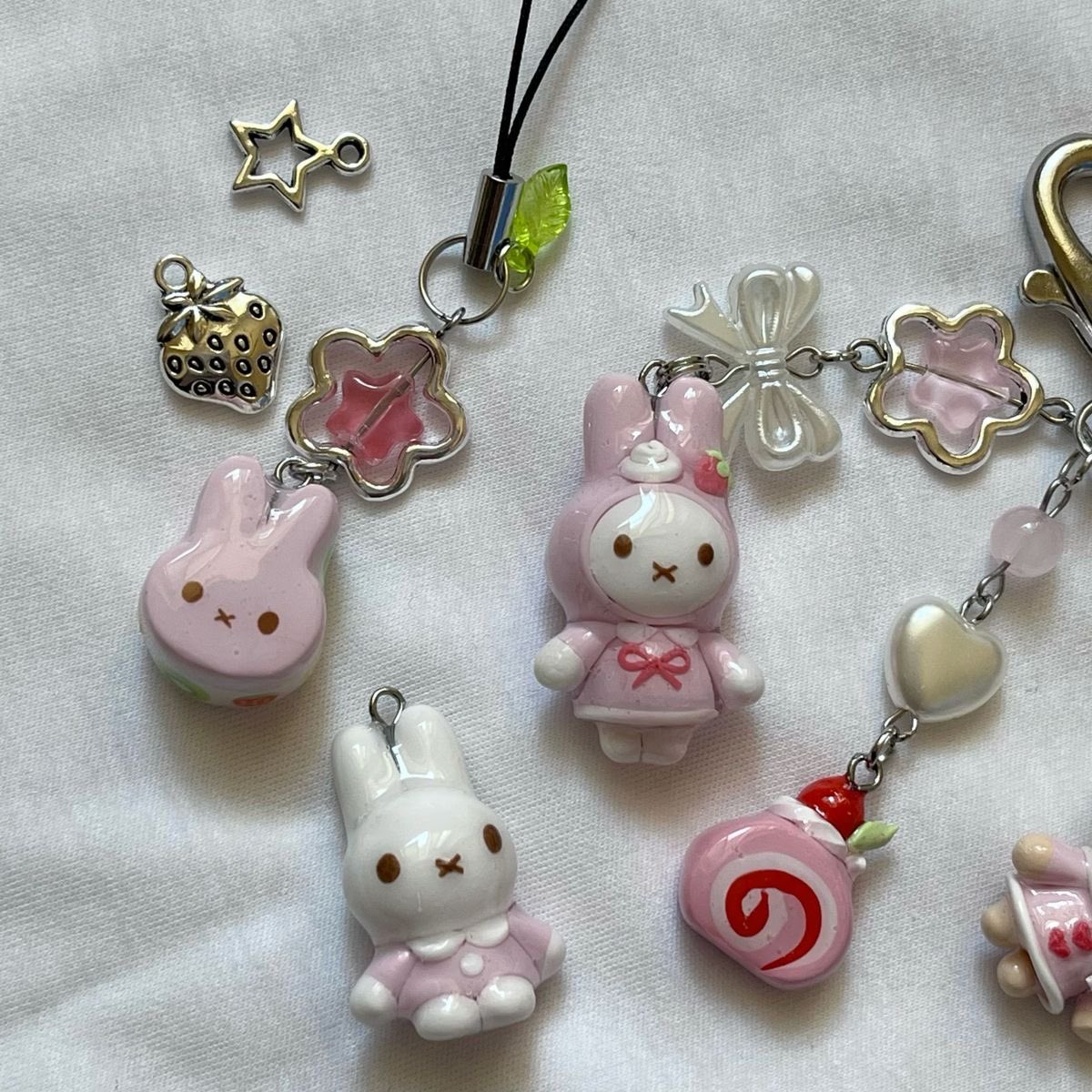 sofpo915's tweet image. 요즘 눈에 들어오는 클레이 키링
함 만들어 보고싶엉