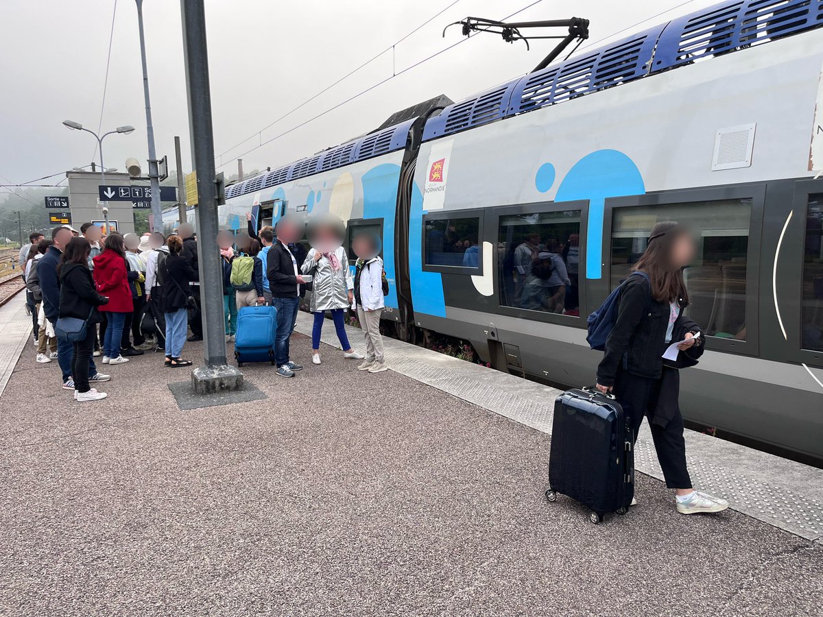 Départ ce matin des correspondants allemands pour Wadern. Première expérience concluante pour cet échange, à renouveler ! Merci aux enseignants qui ont préparé la semaine. 
#BisBald
