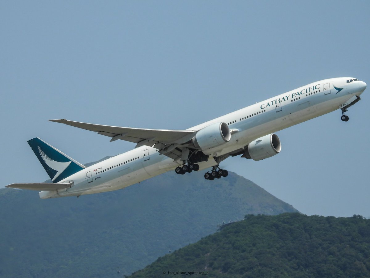 HkPlane's tweet photo. Cathay Pacific 🇭🇰
Aircraft type:
Boeing 777-367ER
Registration:
B-KQK
Status:
Departure from runway 25L, airborne
Location:
Hong Kong International Airport (VHHH/HKG)
#cathaypacific #cathay #cathaypacificairways #boeing777300er #boeing777 #oneworld #oneworldlivery https://t.co/XdIYEBt58o