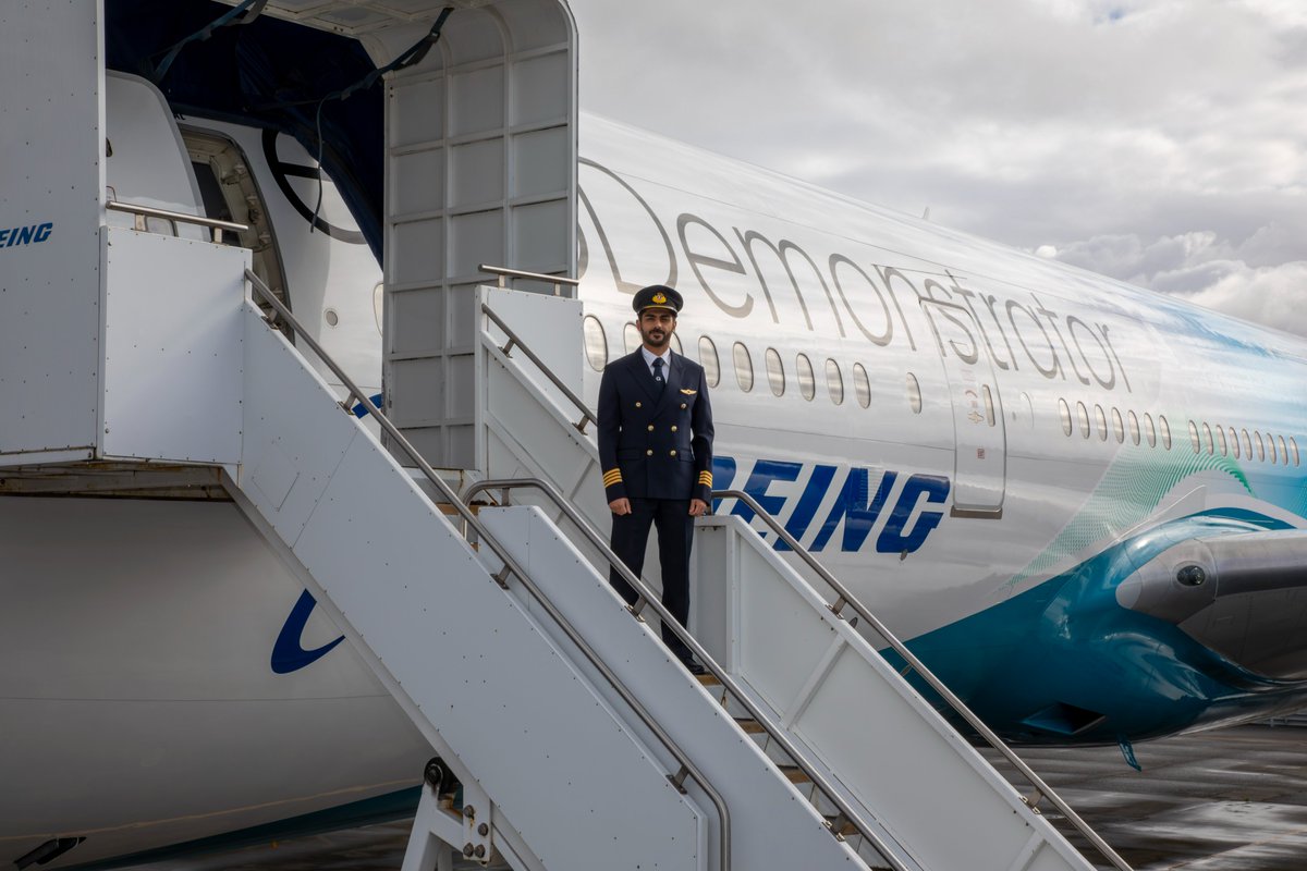 BoeingMidEast's tweet photo. Captain Captain Khalid Al-Hamadi of @qatarairways joined our Boeing #ecoDemonstrator test flight to preview the update to Jeppesen’s FliteDeck Pro app.
This is the first time that an airline pilot has participated in an ecoDemonstrator test flight on the program's 777-200ER. https://t.co/DYMvW96hBy