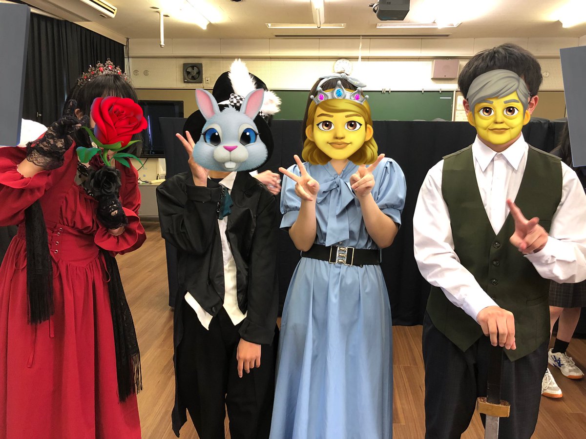 Tokai_engeki's tweet photo. こんにちは！
昨日、無事に校内公演をおこないました😊
予想より多くの人に来ていていただいて、嬉しい限りです…！
3年生はこれでほとんど終わりになってしまいますが、これからの１、2年生の活躍に期待ですね！
校内公演に来ていただいた皆さん！
ありがとうございました！ https://t.co/6jQRagvgeV