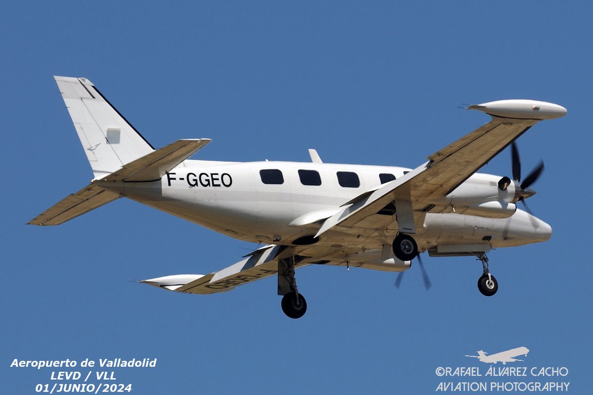 AlvarezCacho's tweet photo. El 1 deJunio llegó a @AeropuertoVll desde Paris #LeBouget este curioso @piperaircraft PA-31T2 Cheyenne IIXL de la empresa @GeofitGroup 🇫🇷 cuyo trabajo consiste en medir, cuantificar y analizar datos geoespaciales, entre ellos la #fotogrametria Ex D-IBGC.En final 05 y en rampa. https://t.co/yVJpjex6k3