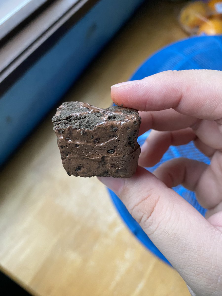 ysminhssan's tweet photo. Addicted! Rasa chewy tu yang buat i rasa nak makan lagii https://t.co/VV4OzJaKoT