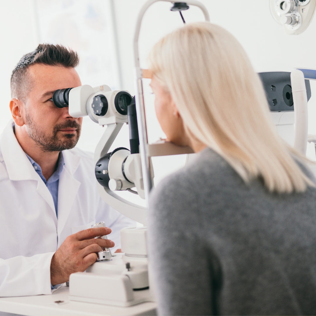 Lenstore's tweet image. June is Cataract Awareness Month. Here are the causes, symptoms, and treatments of this serious eye issue: loom.ly/NxZd5oQ #👁️ #eyehealth #cataract