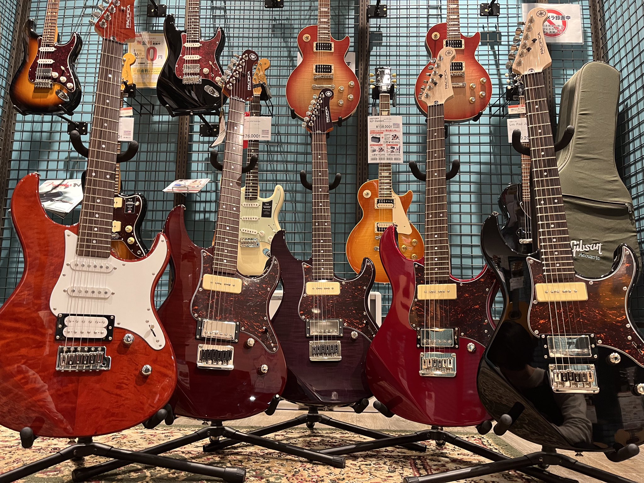エレキギター　赤　PACIFICA fenderピック付き エレキギター赤PACIFICA fenderピック付き