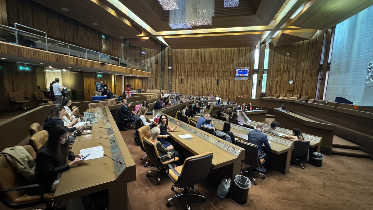 At Kensington Town Hall to witness <a href="/Chesspionage/">Meri Grigoryan</a> Mum becoming a British Citizen. The hundred or so celebrants look more respectable than most Members of Parliament.