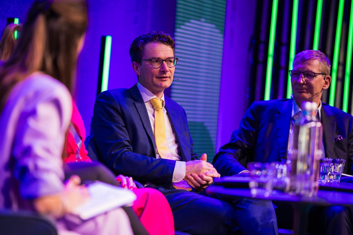 We have the road, let's build a highway to reach our climate &amp; energy targets!🚀

We need to get #citizens on board and empower them to gear up for the transition!